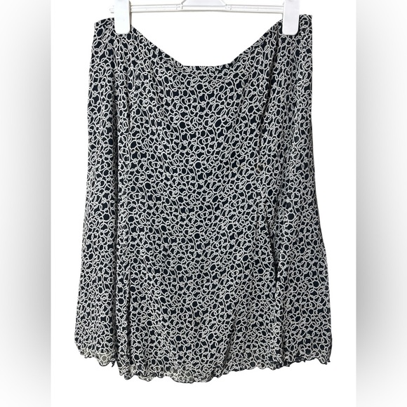 Vintage Talbots Womens Silk Skirt Side Zip Midi Black Ivory Size 20 Geometric - Picture 4 of 14